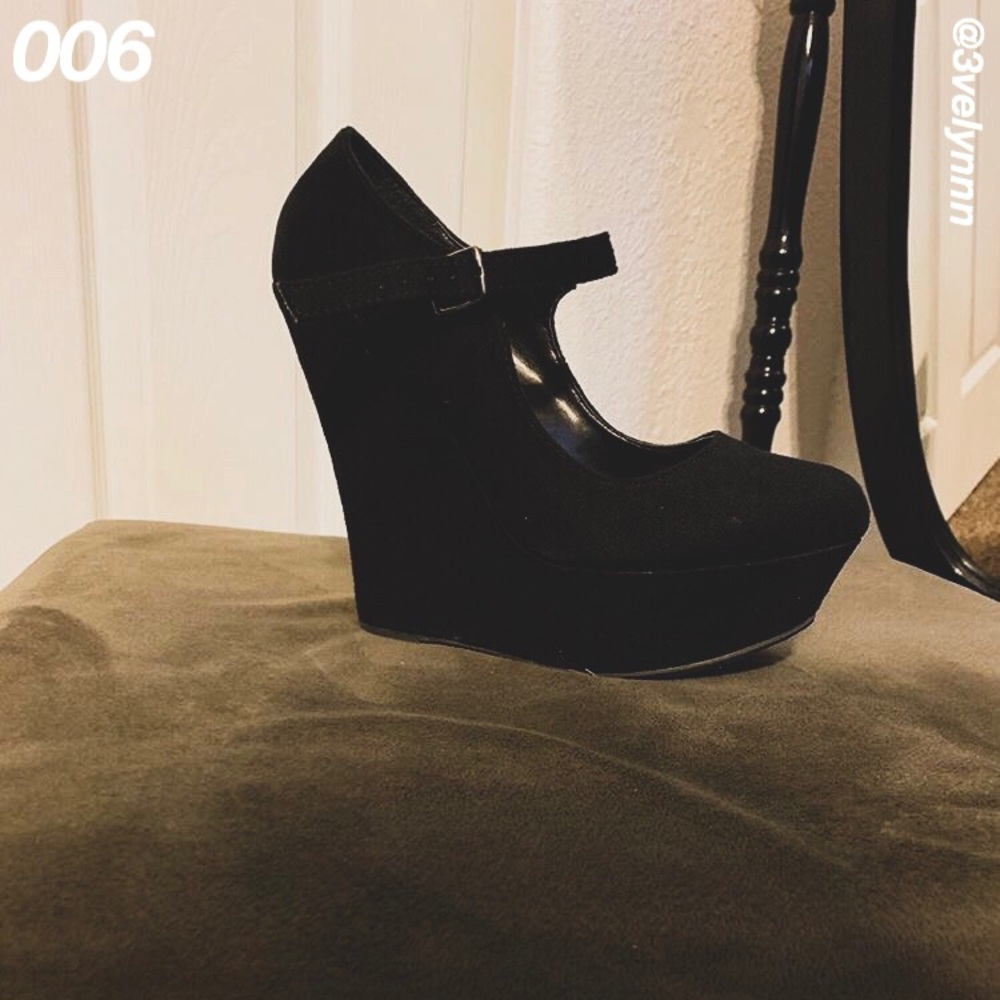 Strap on wedges